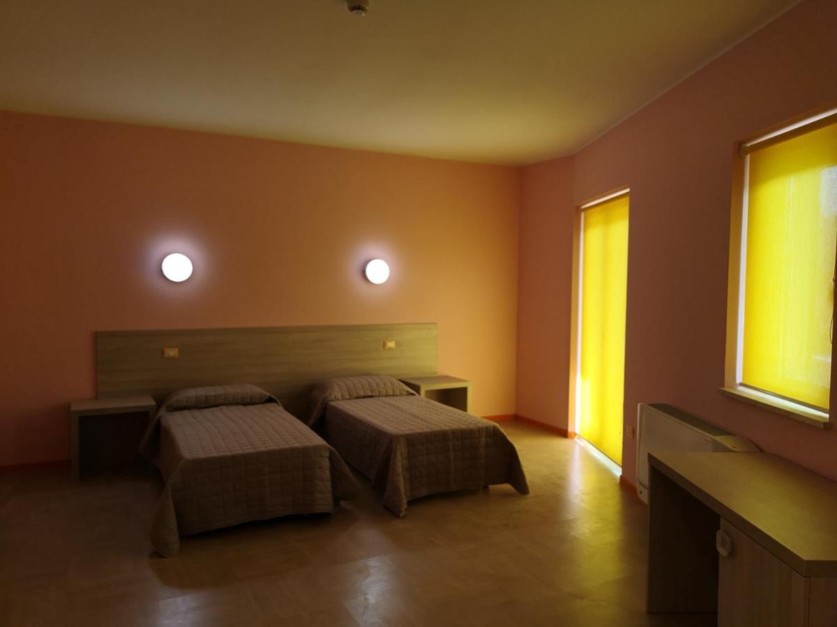 אסקולי פיצ'נו Hotel Clodi מראה חיצוני תמונה